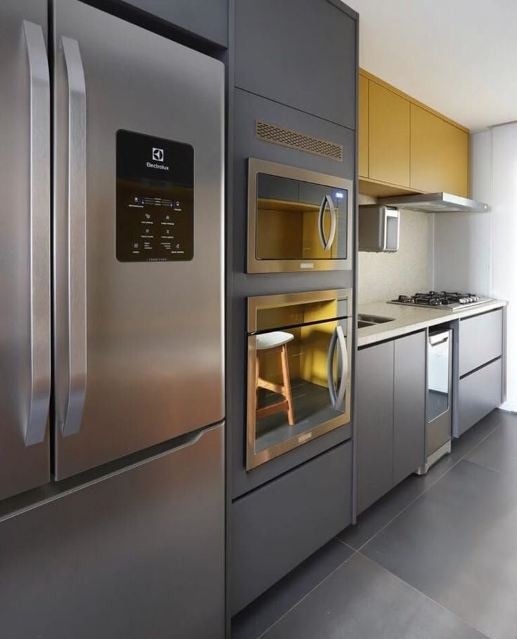 Torre quente para cozinha compacta: