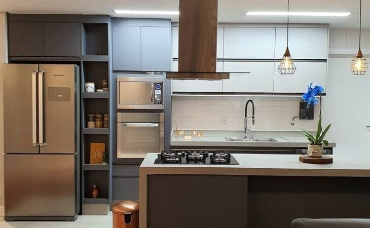 Cozinha compacta com o uso de Torre quente: